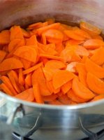 Cooked carrots, composition, use, boiled carrot diet