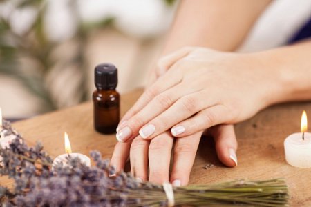 How to strengthen the nails 8 baths with essential oils