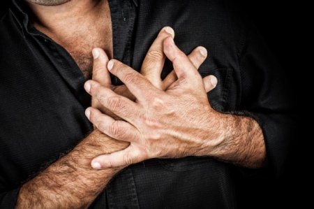 First aid for heart attack: expert advice
