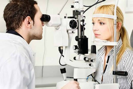 What are the symptoms of cataracts can be determined
