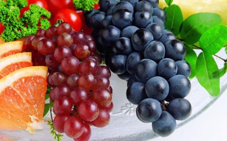 Scientists named the fruits that protect against obesity and diabetes