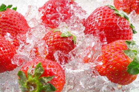 13 reasons to start eating strawberries now