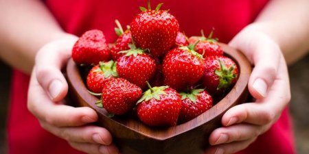 13 reasons to start eating strawberries now